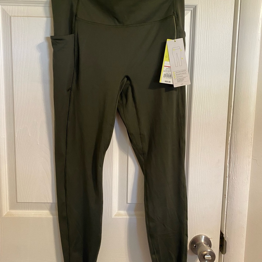 All In Motion Women's High Rise 7/8 Leggings Size Medium Short Olive Green NWT